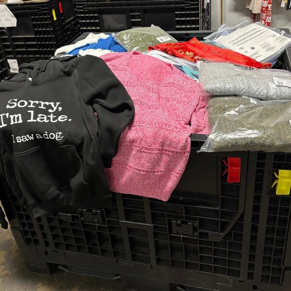 50 Wholesale Liquidation Box Lot Amazon TARGET Clothing Shoes Mixed Box Women - Picture 5 of 14